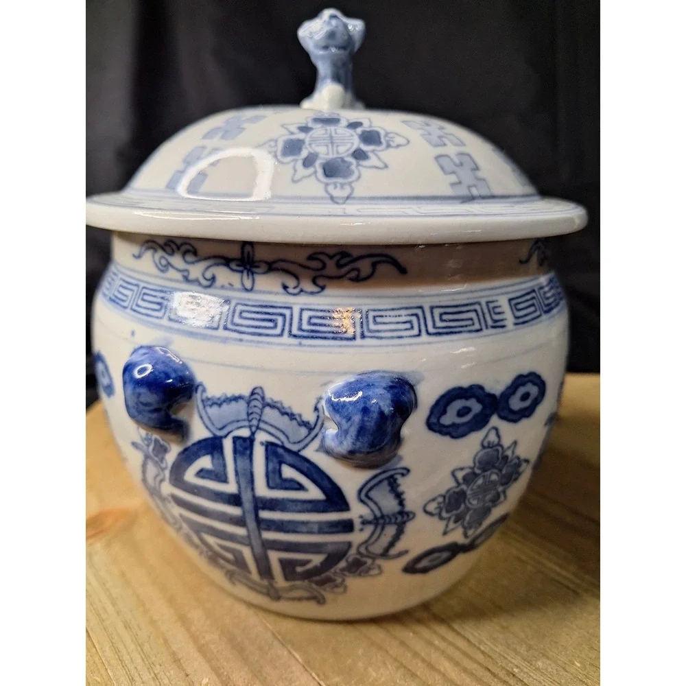 Vintage Blue and White Porcelain Ginger Jar Foo Dog Lid Longevity Shou Symbol - Picture 4 of 16